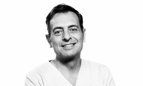 Cara del urólogo Doctor Carlos Balmori